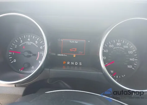 2020 Ford Mustang Ecoboost Premium z USA, uszkodzony, nr VIN 1FATP8UHXL5137077